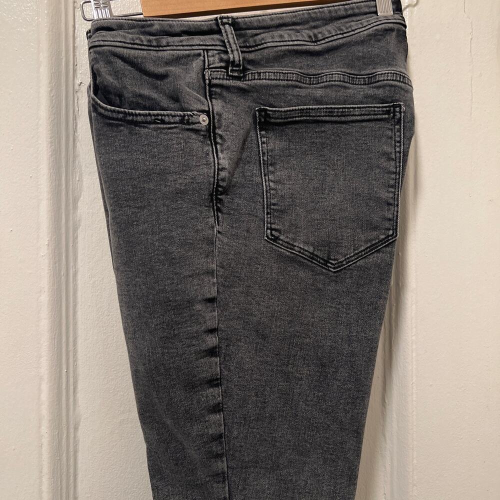 Gap Factory Mid Rise Universal Legging Jeans with Washwell Size 12/31Short - Picture 3 of 10